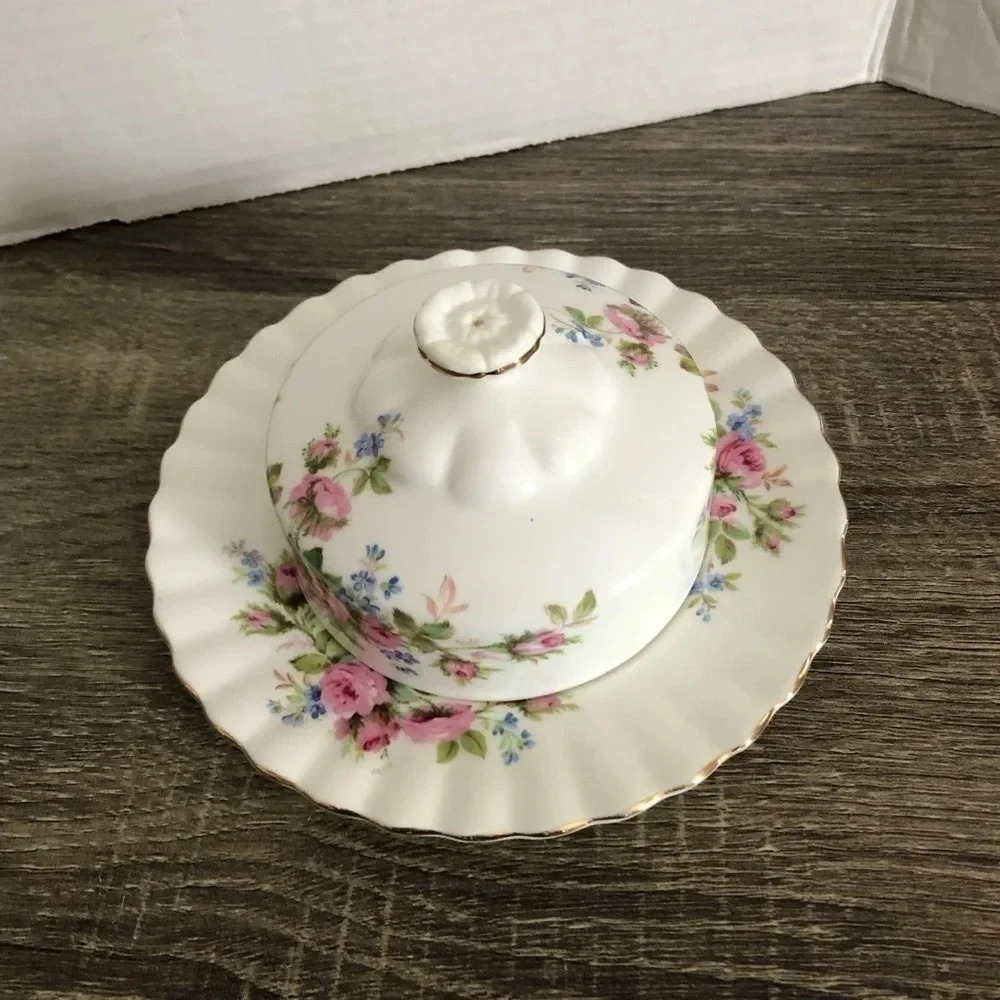 Vtg Royal Albert Moss Rose Covered Butter Dish